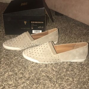 BNWT Frye flats